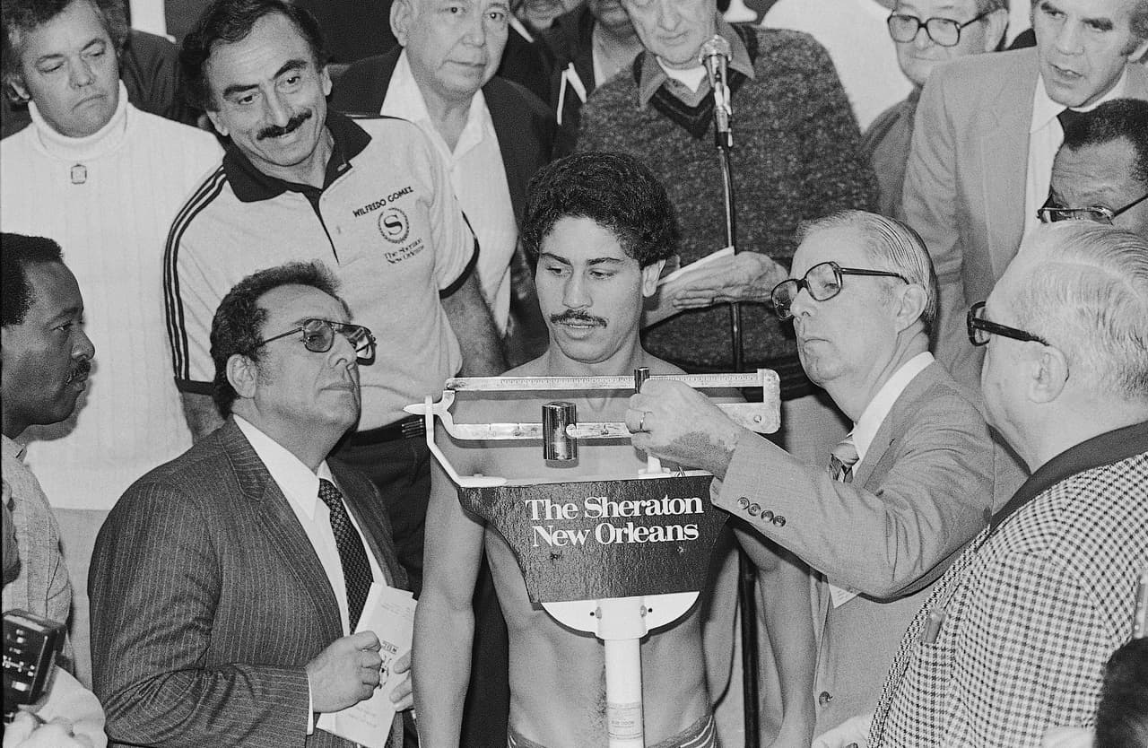 Los golpes que la vida le propinó en sus años de juventud lo llevaron a practicar box en un gimnasio en la Colonia Tacubaya. Él y los promotores de entonces, al darse cuenta del innegable talento del ‘Héroe de Cuajimalpa’, llevaron su talento al profesionalismo.