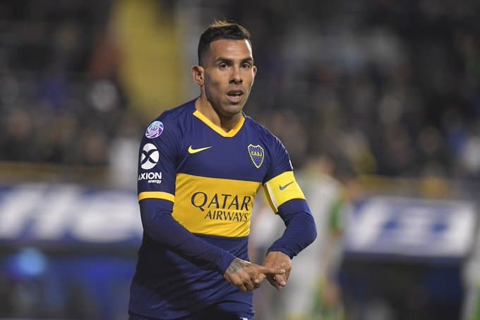Carlos Tevez al anotar gol realizó una ‘A’ con su mano, que buscaba hacer referencia al estreno de la serie que cuenta la vida sobre su dura infancia en Fuerte Apache.