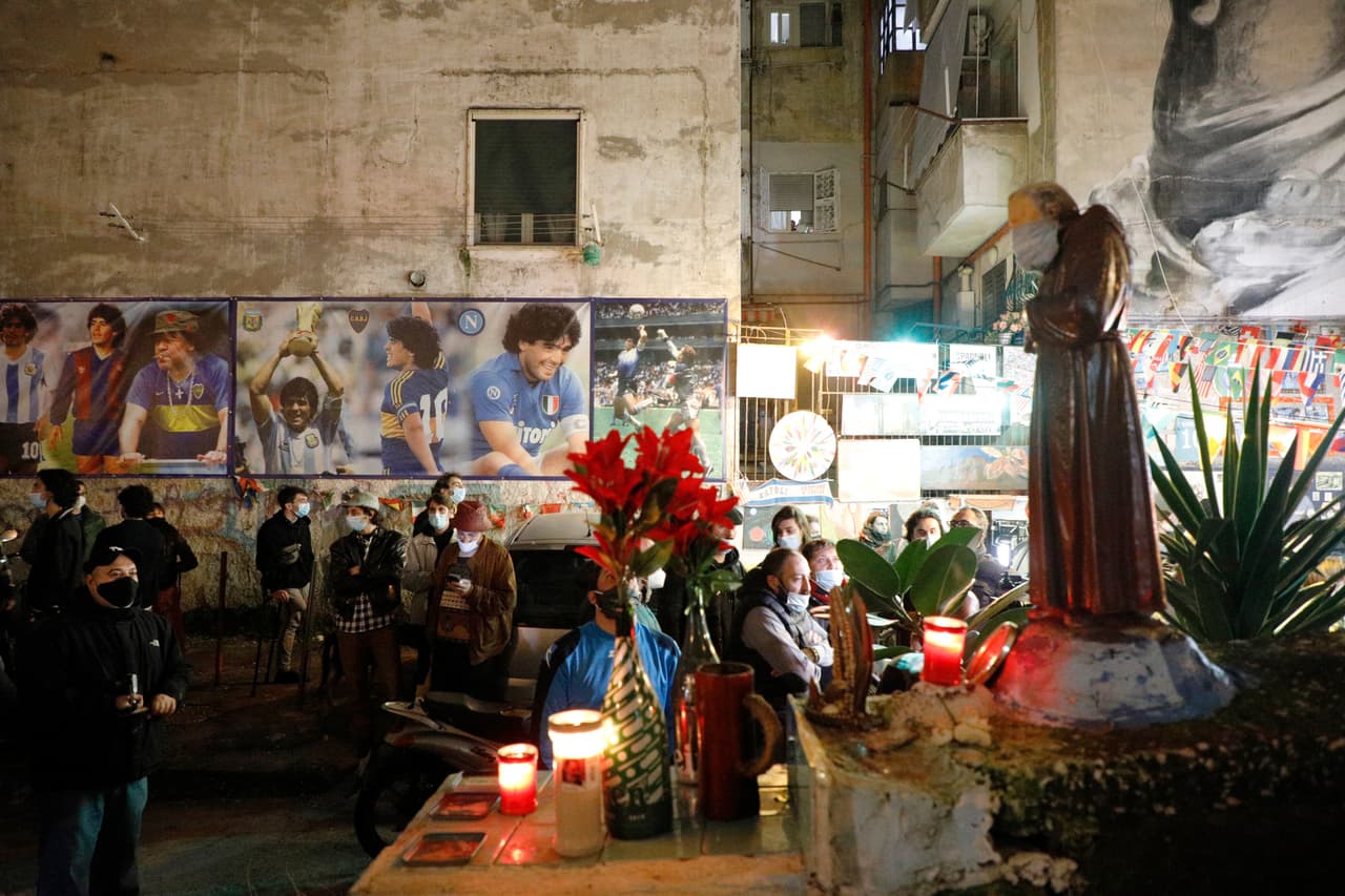 Fanáticos de todos los rincones del mundo expresan su dolor y así le dicen adiós a su ídolo tras su muerte.