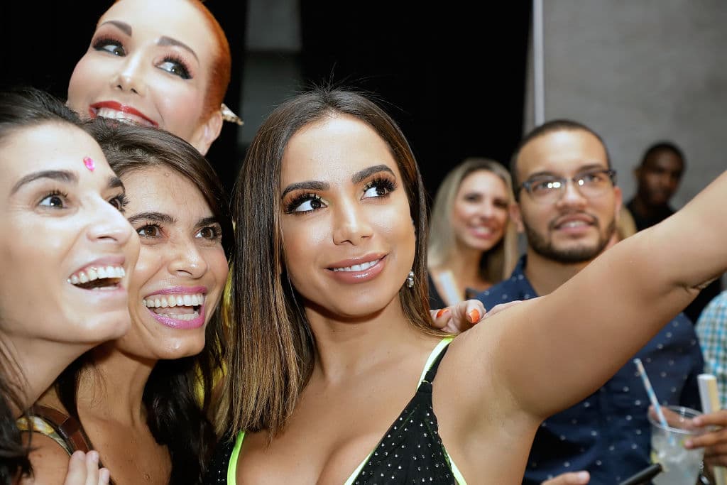 A pesar de que la industria de la música urbana ha estado dominada por hombres, Anitta busca empoderar a la mujer con su voz.