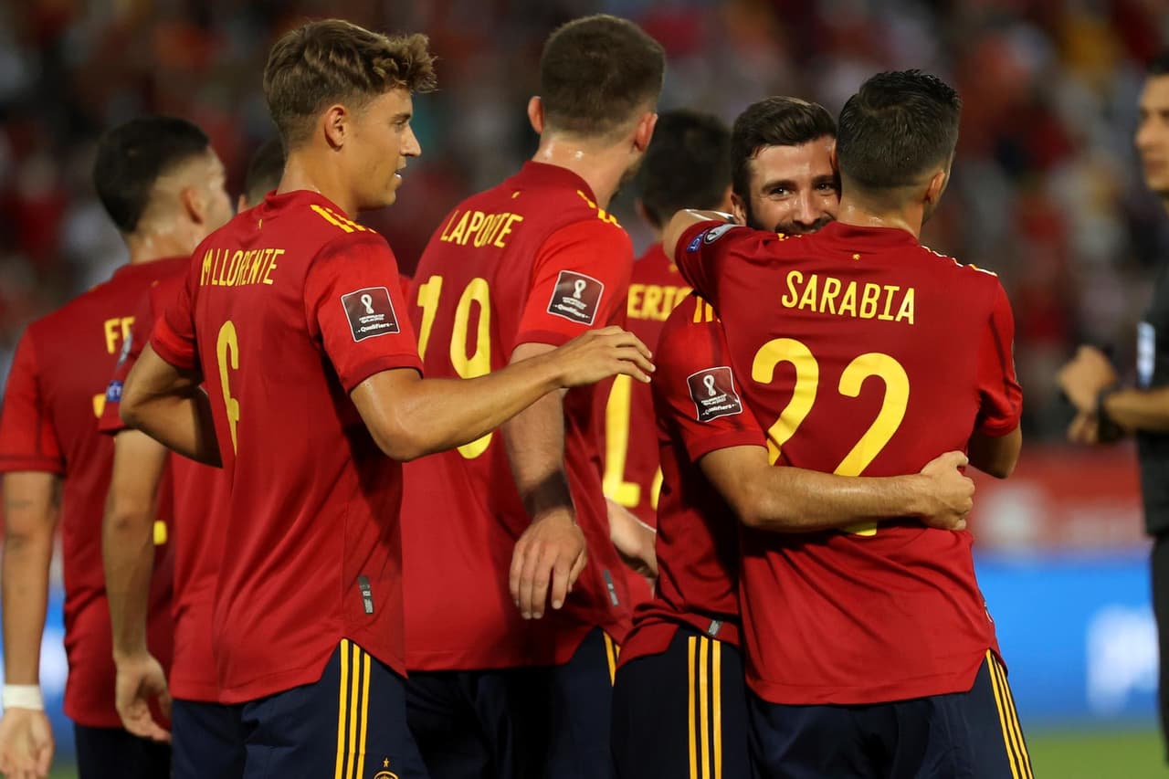 España golea a Georgia 4-0 durante el partido de eliminatoria de la UEFA rumbo al Mundial de Catar 2022. José Luis Gayá (14'), Carlos Soler (25'), Ferrán Torres (41') y Pablo Sarabia (63') lograron darle la victoria al conjunto español, colocándolo en primer lugar del Grupo B.