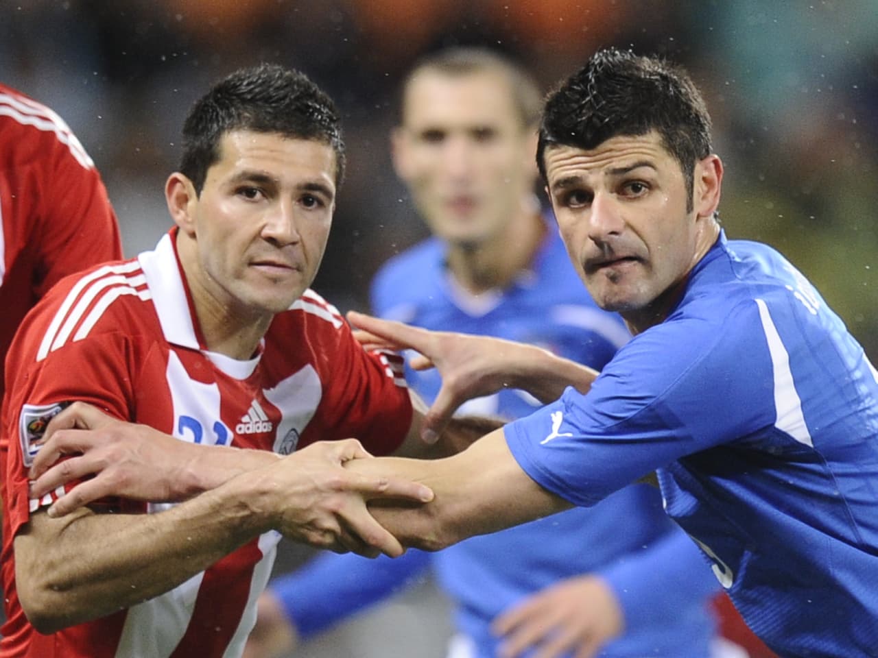 El primer partido de Paraguay fue contra Italia, el gran favorito por su tradición futbolística y por ser vigente campeón.