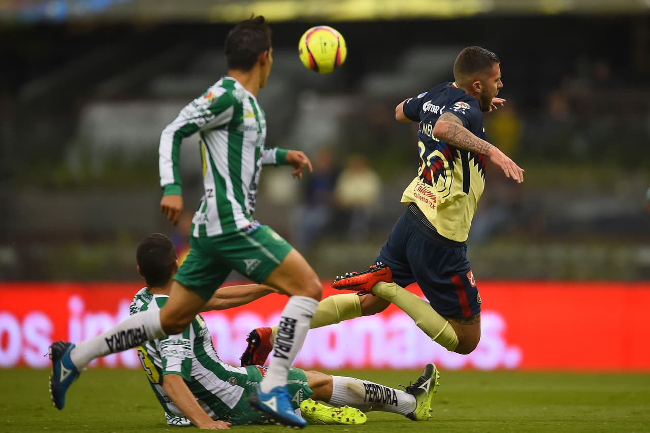 América se mantuvo en ataque en la segunda mitad bucando ampliar la ventaja para poder asegurar los tres puntos.