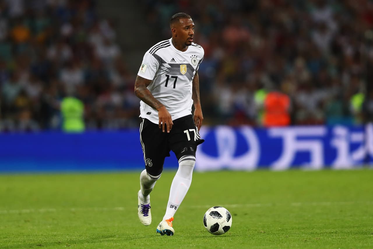 A pesar del mal Mundial, a Jerome Boateng le siguien apareciendo interesados. Se dice que Carlo Ancelotti lo habría pedido en el Napoli.
