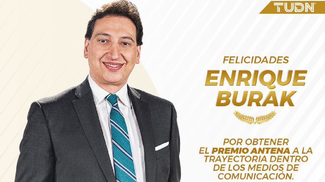 ¡Enhorabuena! Enrique Burak recibe el Premio Antena 2019