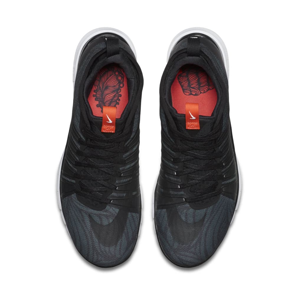 Neymar y la marca deportiva Nike revelaron sus nuevos botines llamados "Ousadia Alegria", que reflejan una mezcla de lo que representan el estilo de juego y los tatuajes del crack brasileño del Barcelona.