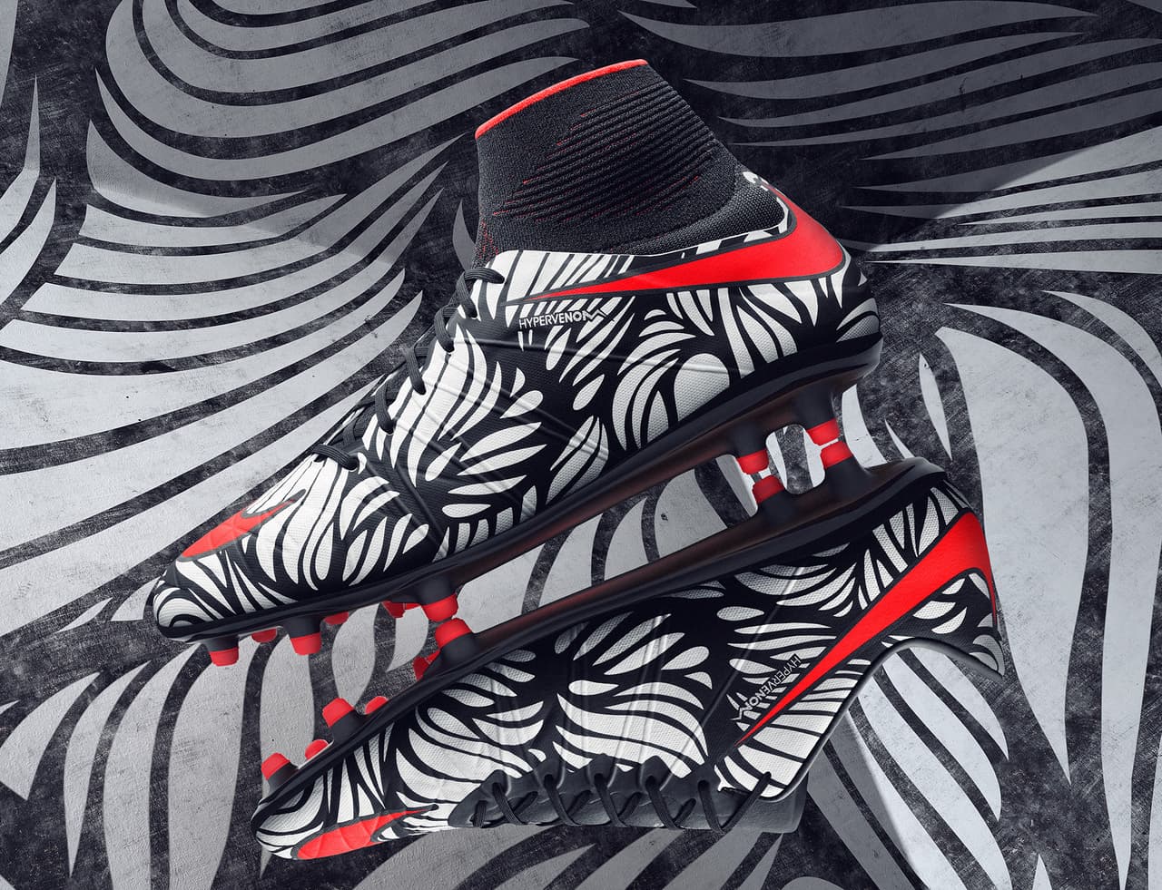 Neymar y la marca deportiva Nike revelaron sus nuevos botines llamados "Ousadia Alegria", que reflejan una mezcla de lo que representan el estilo de juego y los tatuajes del crack brasileño del Barcelona.