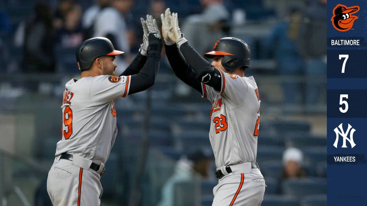 Los Orioles dejaron bocas abiertas en Yankee Stadium al apoderarse de la serie inaugural de tempoada luego de superar este domingo por pizarra de 7-5 a los poderosos New York Yankees.