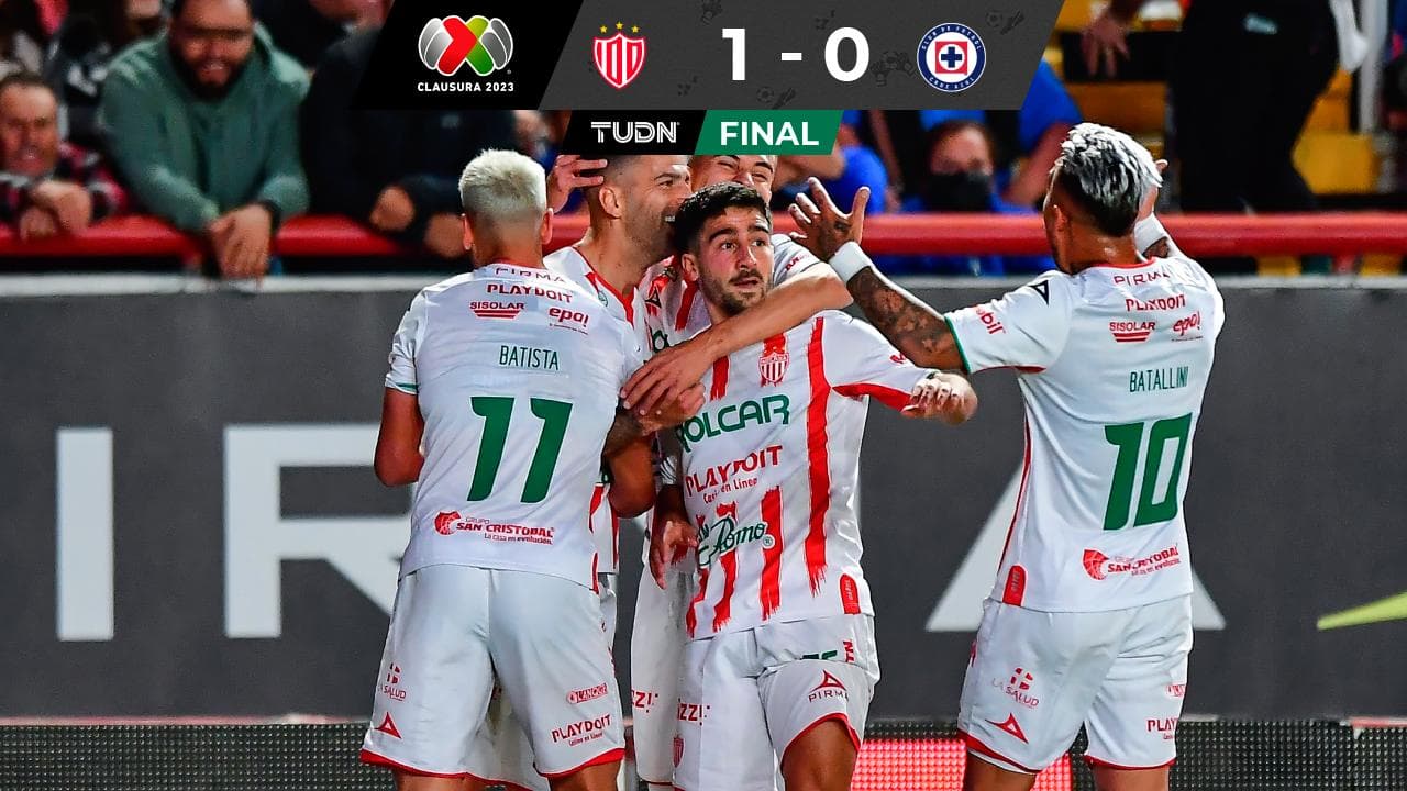 Necaxa y la 'ley del ex' acaban con un Cruz Azul que sigue sin ganar