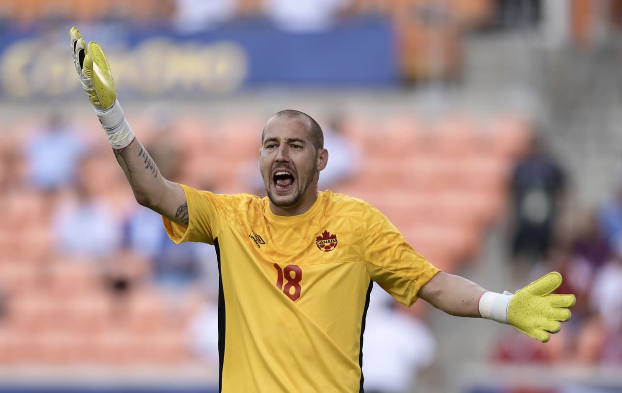 Milan Borjan, arquero de Canadá, tuvo una destacada participación evitando el segundo tanto de los 'ticos'.