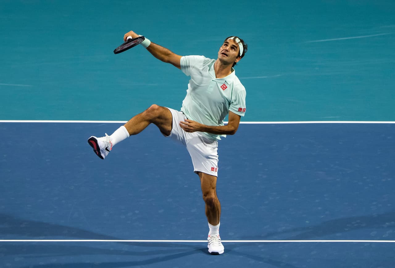 Hasta las voleas le favorecían al tenista suizo y aunque en un par de ocasiones sufrió con los embate de Shapovalov, bien supo controlarlos.