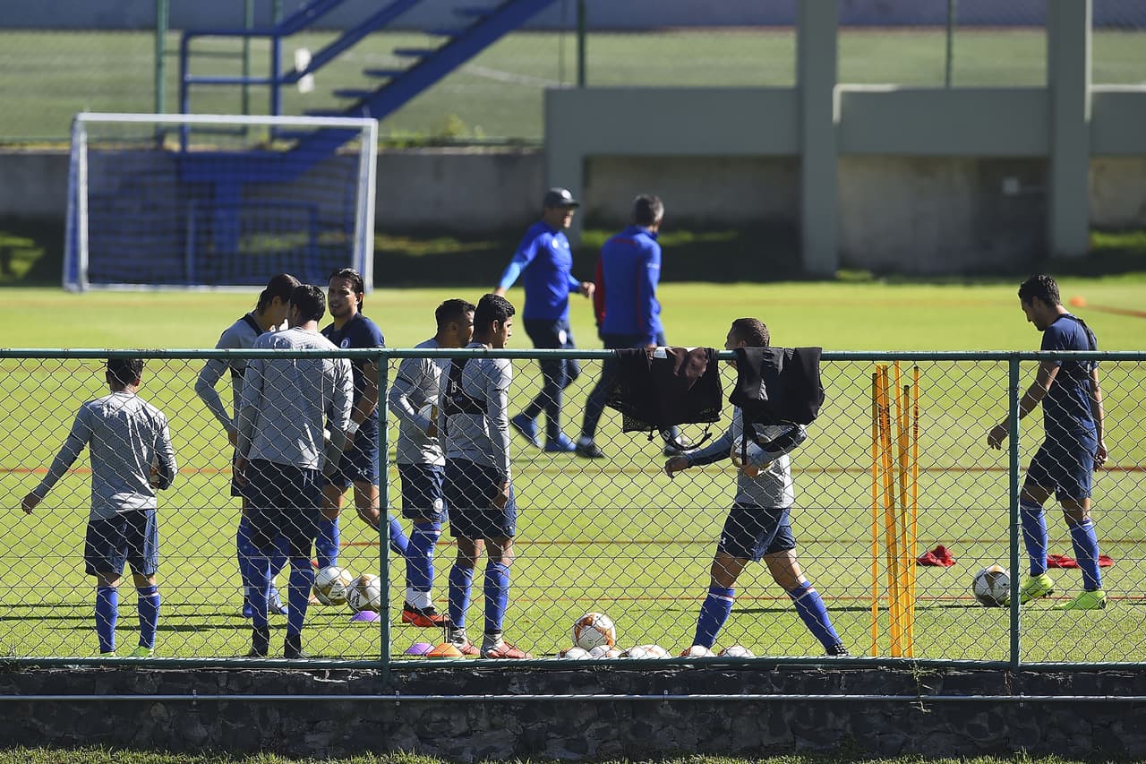 Cruz Azul sabe que Monterrey además viene herido tras la final en la que
<i>La Máquina</i> se impuso en la Copa MX.