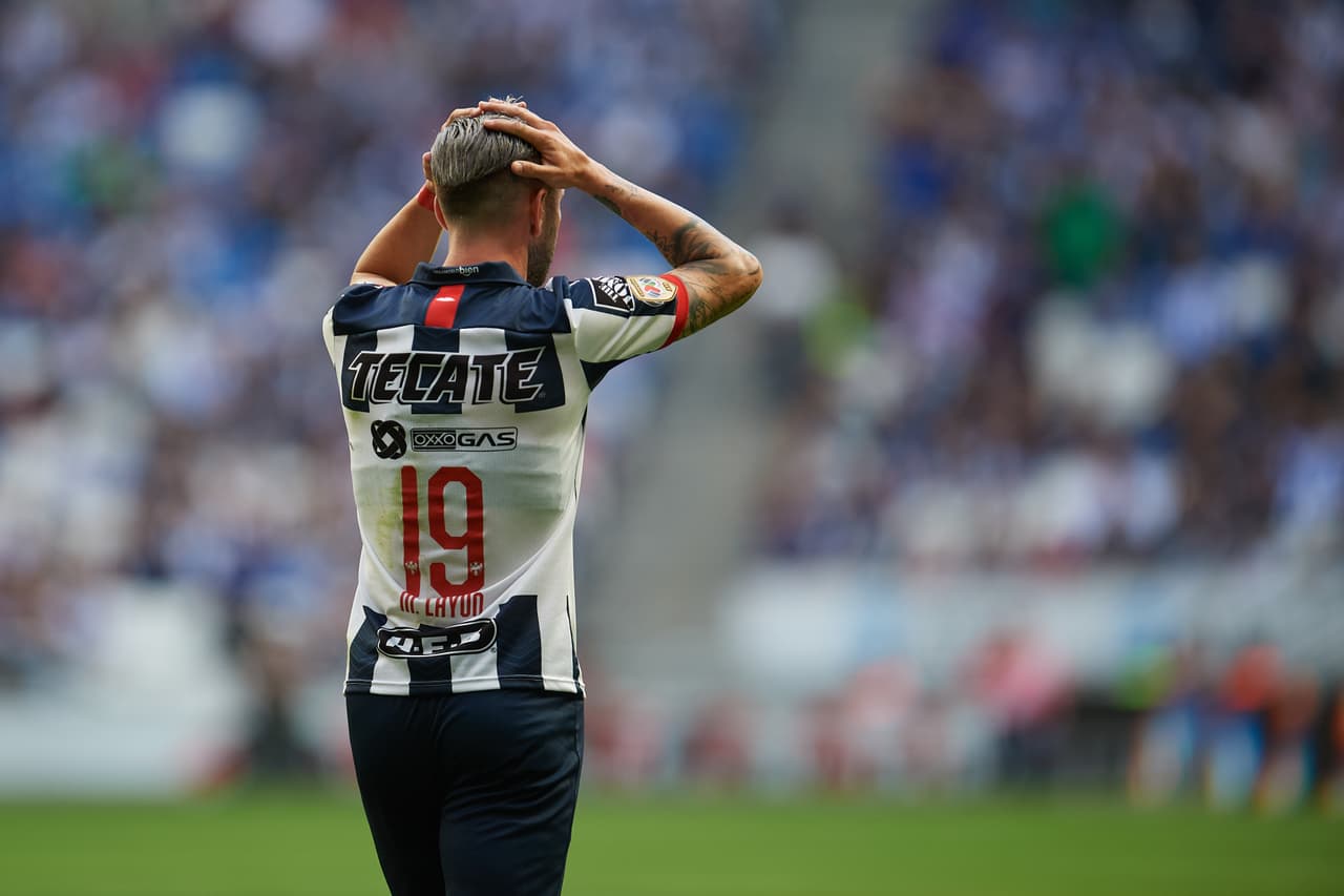 Monterrey no pudo en casa y solo sumó un punto tras igualar 2-2 ante San Luis en frenético partido.