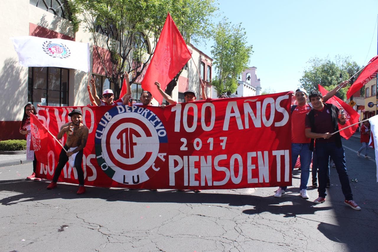 El color se tomó la fiesta del partido de Toluca contra Veracruz por la jornada del fútbol mexicano, en un Clausura 2019 donde los 'Diablos Rojos' quieren brillar.