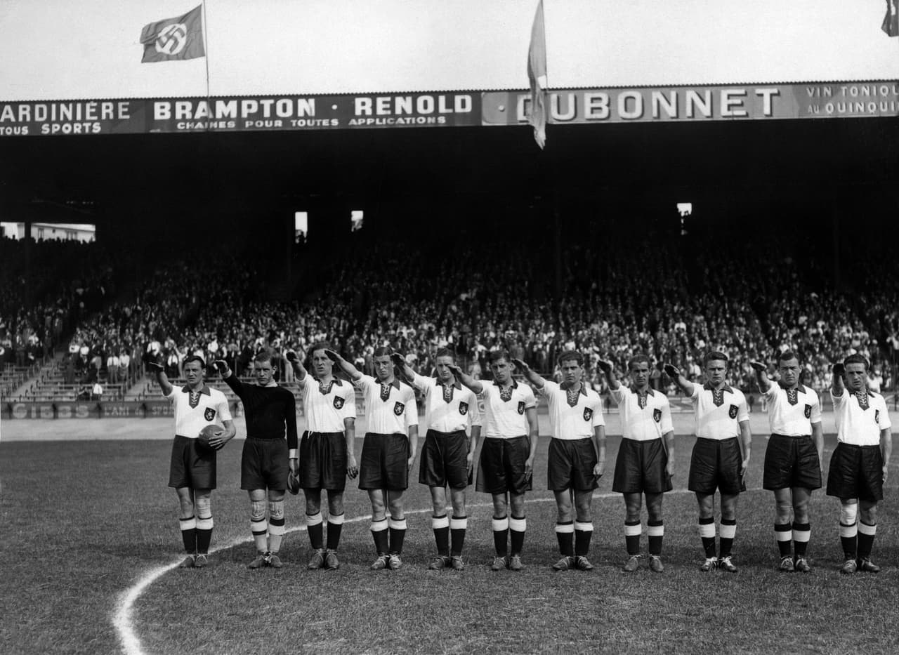 Alemania carga con el recuerdo del nazismo y luego de la Segunda Guerra Mundial esa fue una marca que también los persiguió en el deporte.