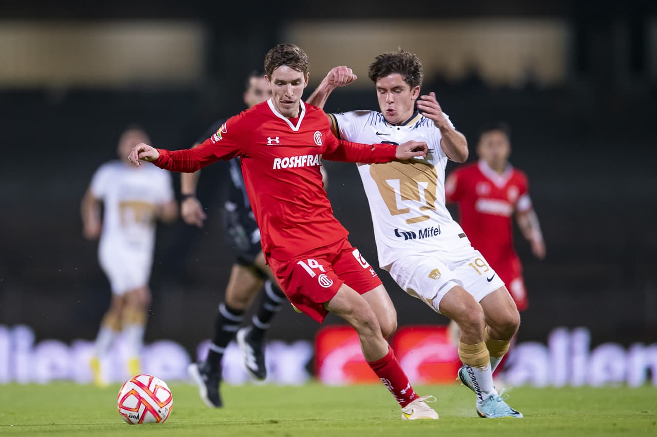 Pumas UNAM empata ante Deportivo Toluca en el Estadio de Ciudad Universitaria dentro de la Copa Sky y con los goles de Carlos González y Juan Dinenno se anota por primera vez en el torneo de pretemporada.