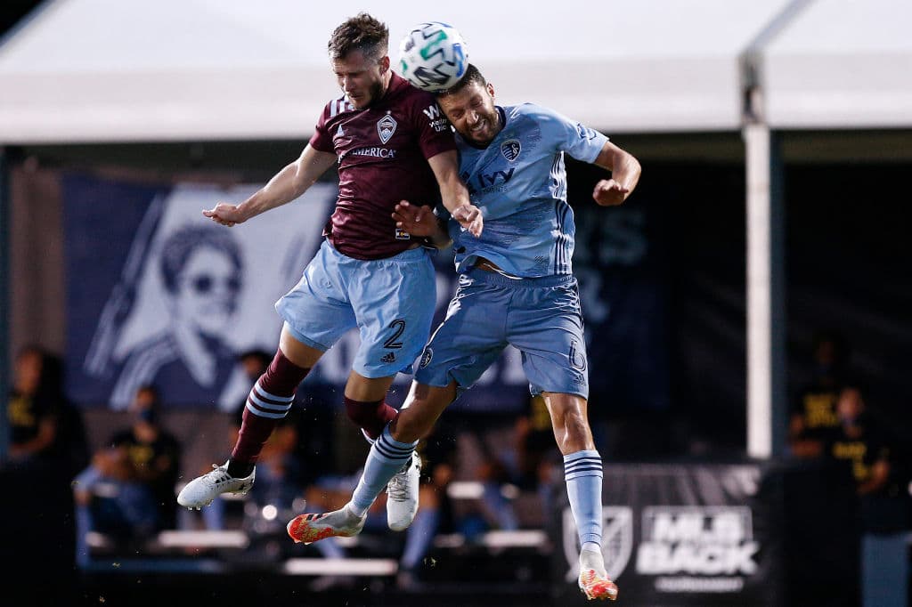 Ambas escuadras buscaban su primer victoria en Orlando, Florida. El mexicano Alan Pulido inició el partido comandando el ataque del Sporting Kansas City. El arco rival lo defendía el mexicoamericano Richard Sánchez.