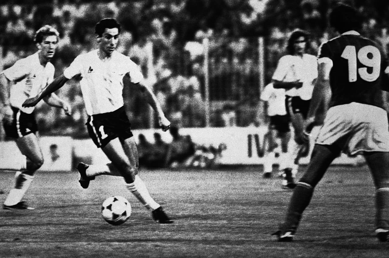 En el Mundial del 78, la selección de Argentina asignaba los dorsales por orden alfabético y por eso Osvaldo Ardiles, mediocampista, llevaba el número 1.
