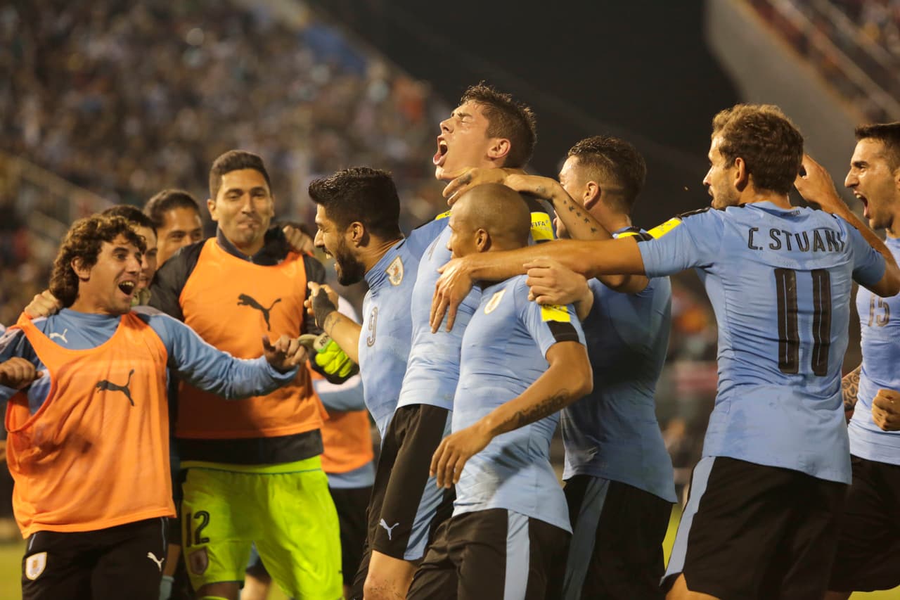 Uruguay sufrió en el segundo tiempo las embestidas albirrojas y el gol llegó como un alivio.