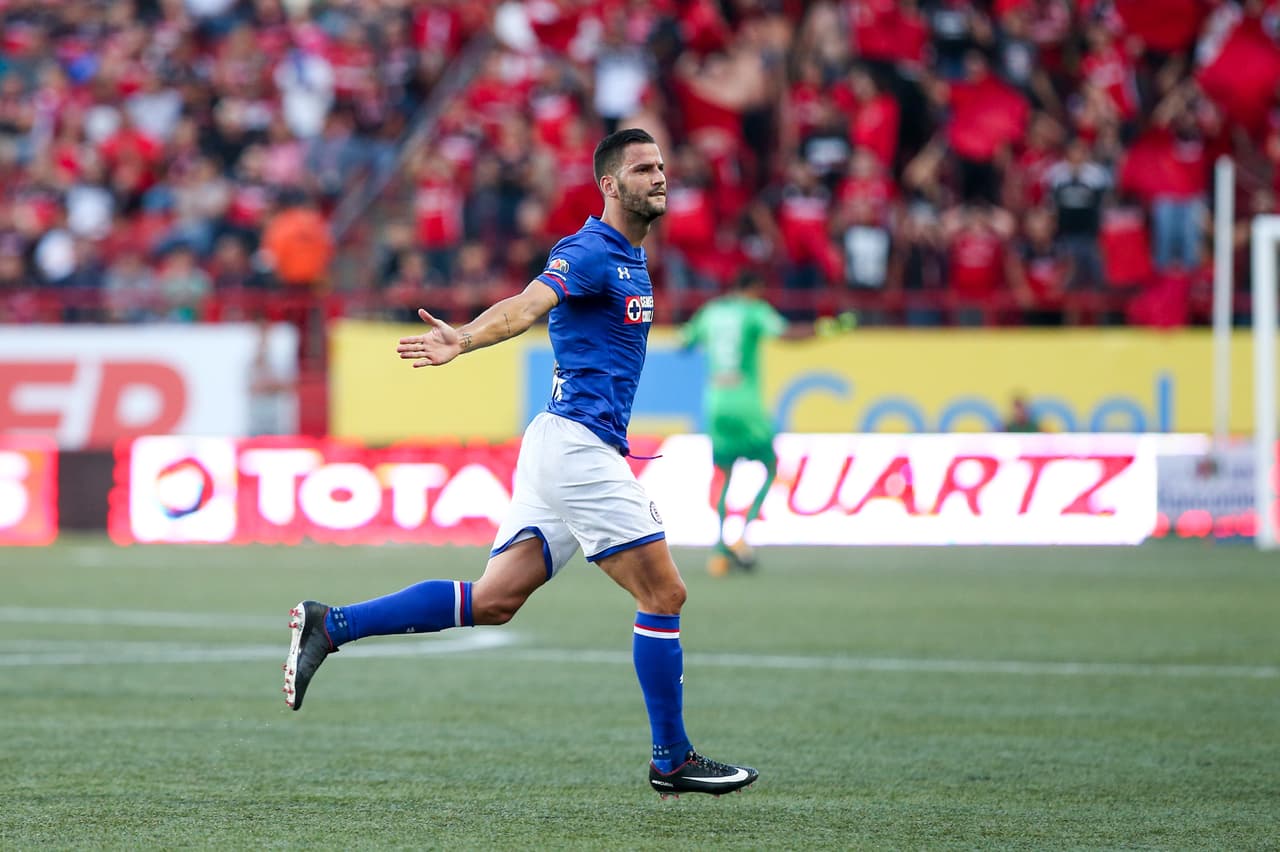 Édgar Méndez marcó su doblete al minuto 82 tras pase de Martín Cauteruccio.