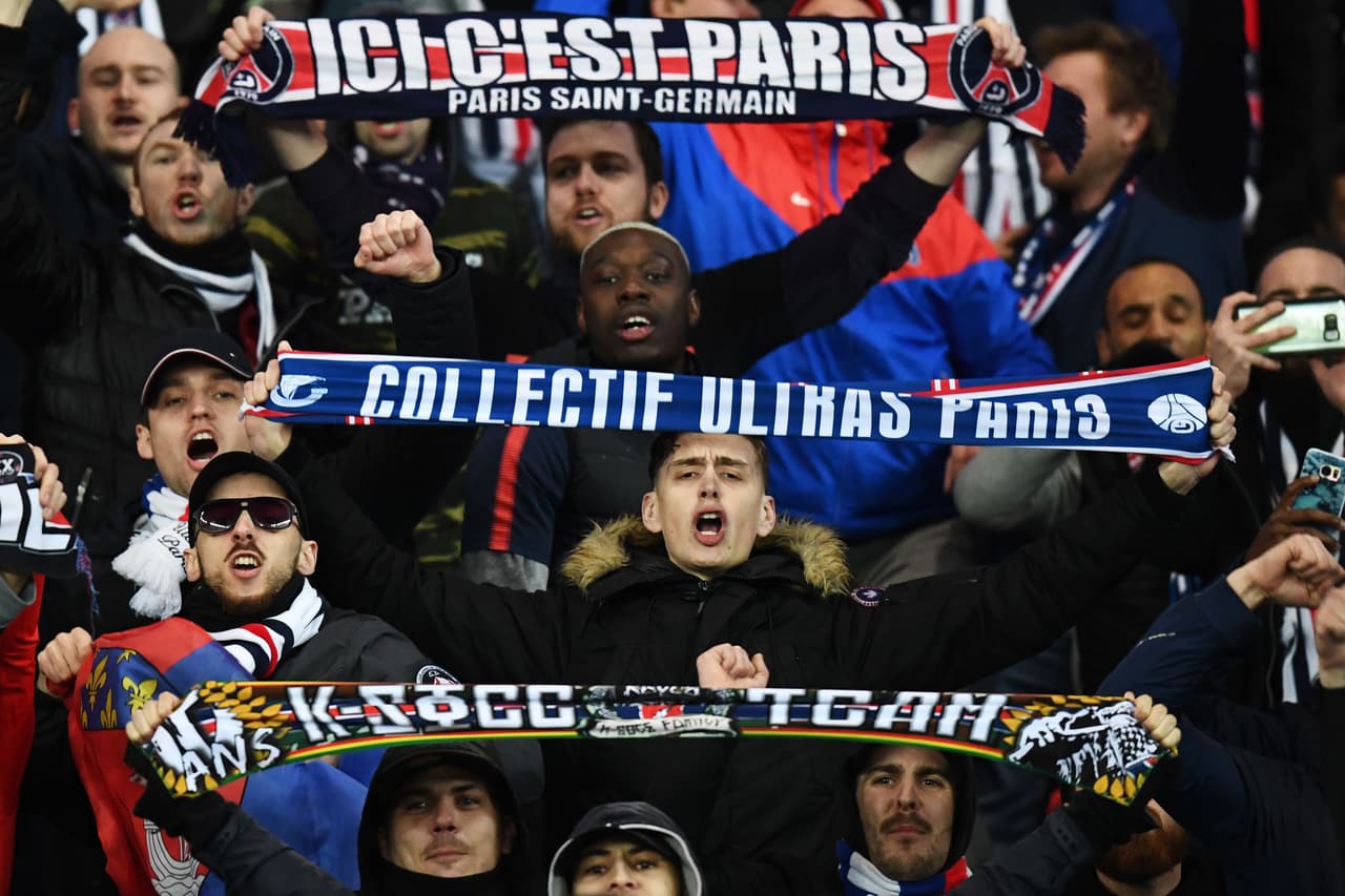 Los aficionados del Paris Saint-Germain –los más hostiles– y del Real Madrid han puesto el color en los alrededores del Parque de los Príncipes, así como en las graderías. Un ambientazo para vivir un partido de primer nivel en los octavos de final de la Champions League.