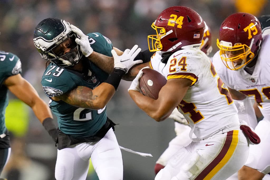 Los Angeles Rams dominan a los Seahawks en casa y les pegan 10-20, mientas Philadelphia continúa por la pelea en los Wildcards y vencen a Washington 17-27.