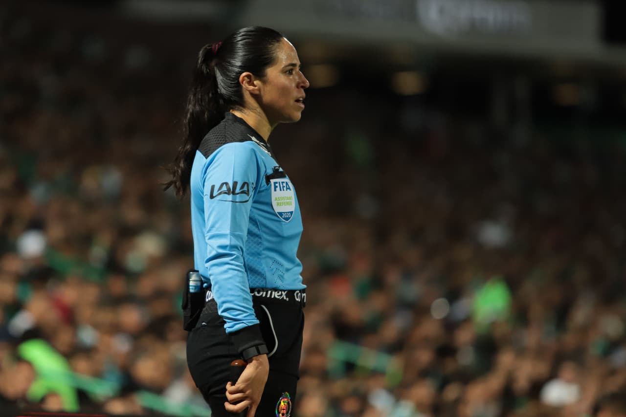 Dos mujeres en la terna arbitral para el México vs Guatemala