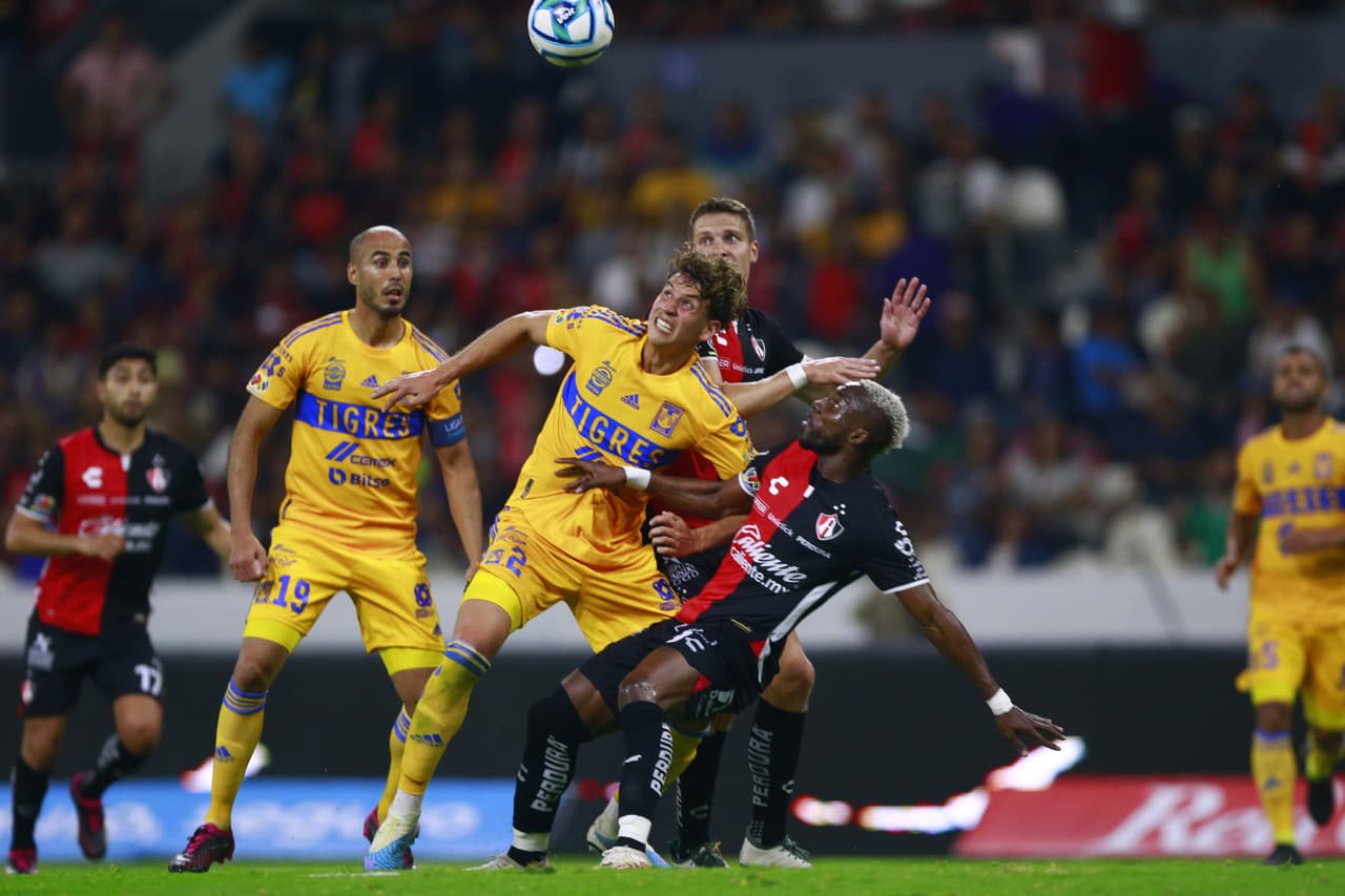 Tigres se llevó una apretada victoria ante Atlas en la Jornada 8 del Clausura 2023 con gol solitario de Nicolás Ibáñez al final del primer tiempo. Los rojinegros nunca se encontraron en el partido pese a que Sebastián Córdova falló un penal al 72. Con la victoria, Tigres llegó a 18 puntos para quedarse en la segunda posición mientras que Atlas suma 6 partidos sin ganar.