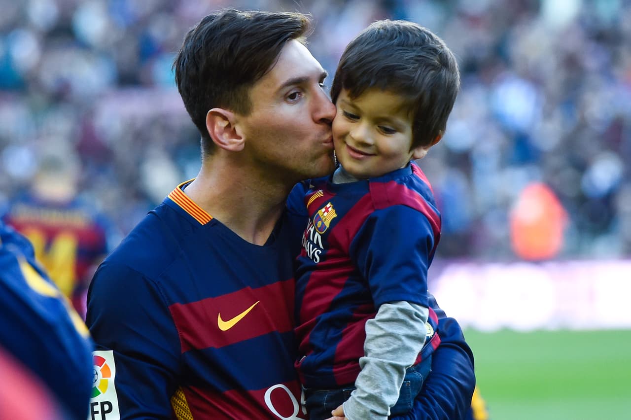 Lionel Messi y su hijo mayor, Thiago.