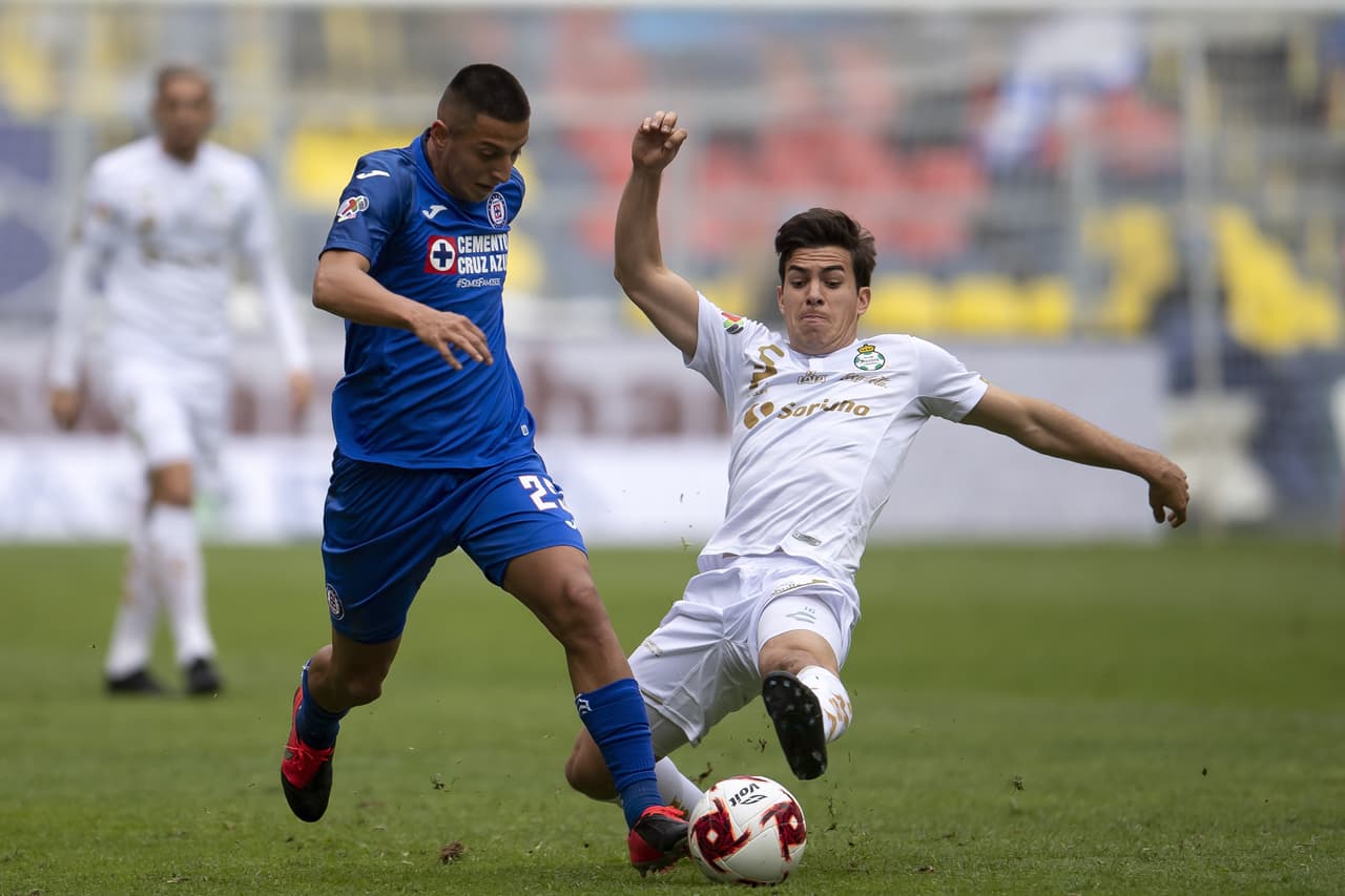 Con goles de Jonathan Rodríguez, Elías Hernández y Luis Romo, Cruz Azul le pasa por encima a Santos y consigue sus primeros tres puntos del Clausura 2020.
