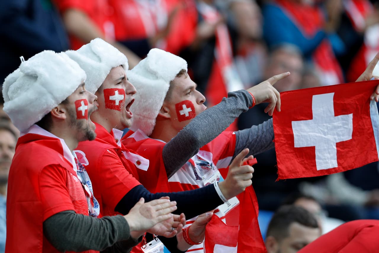 La fiesta de los fanáticos de Suiza y Serbia mostró la emoción que ambos países sienten en su segundo partido por el grupo E en el Mundial de Rusia 2018.