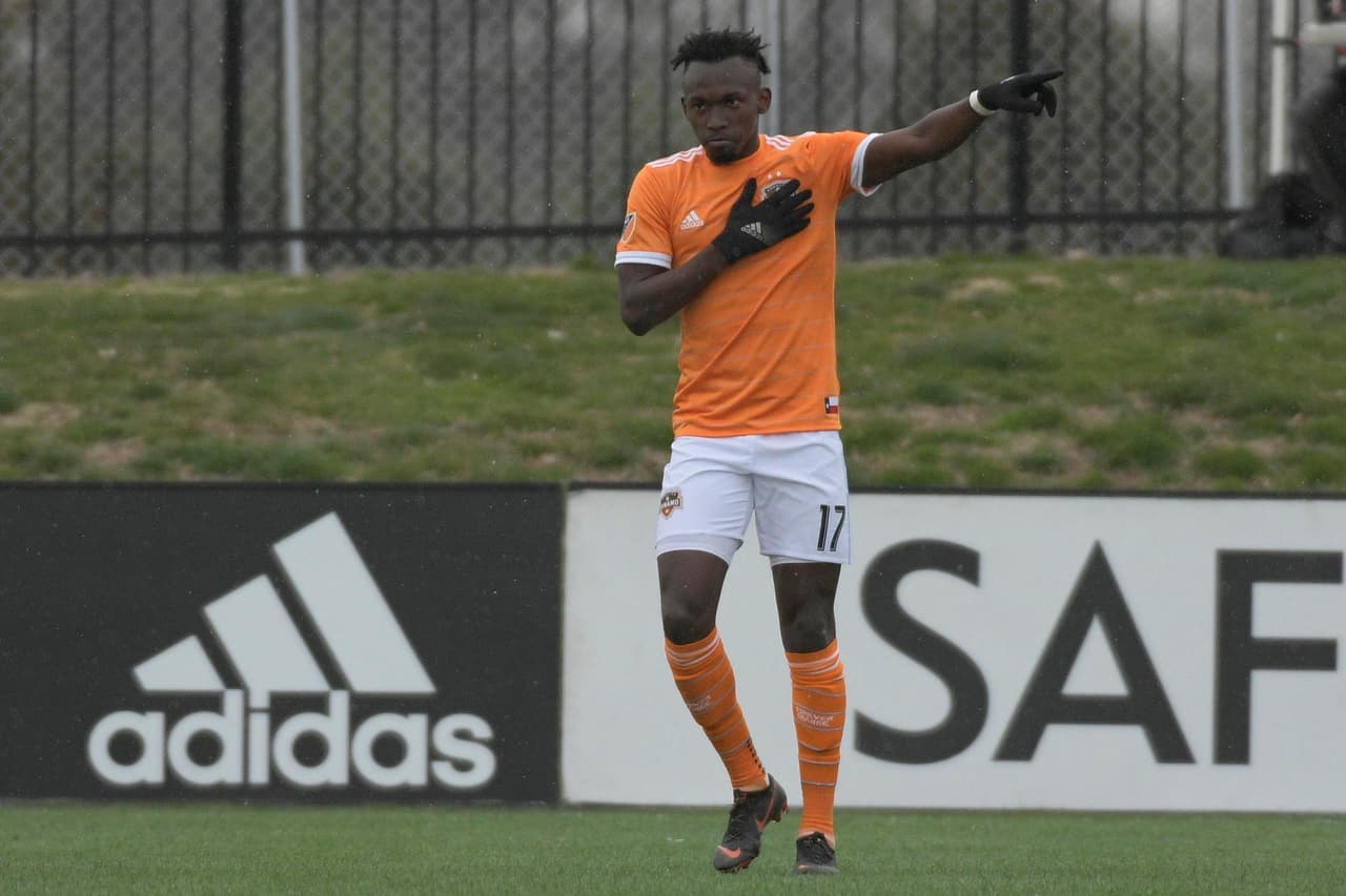 Un tanto y una asistencia: la gran producción del hondureño Alberth Elis en el empate 2-2 de Houston Dynamo frente a D.C. United. (USA Today Images)