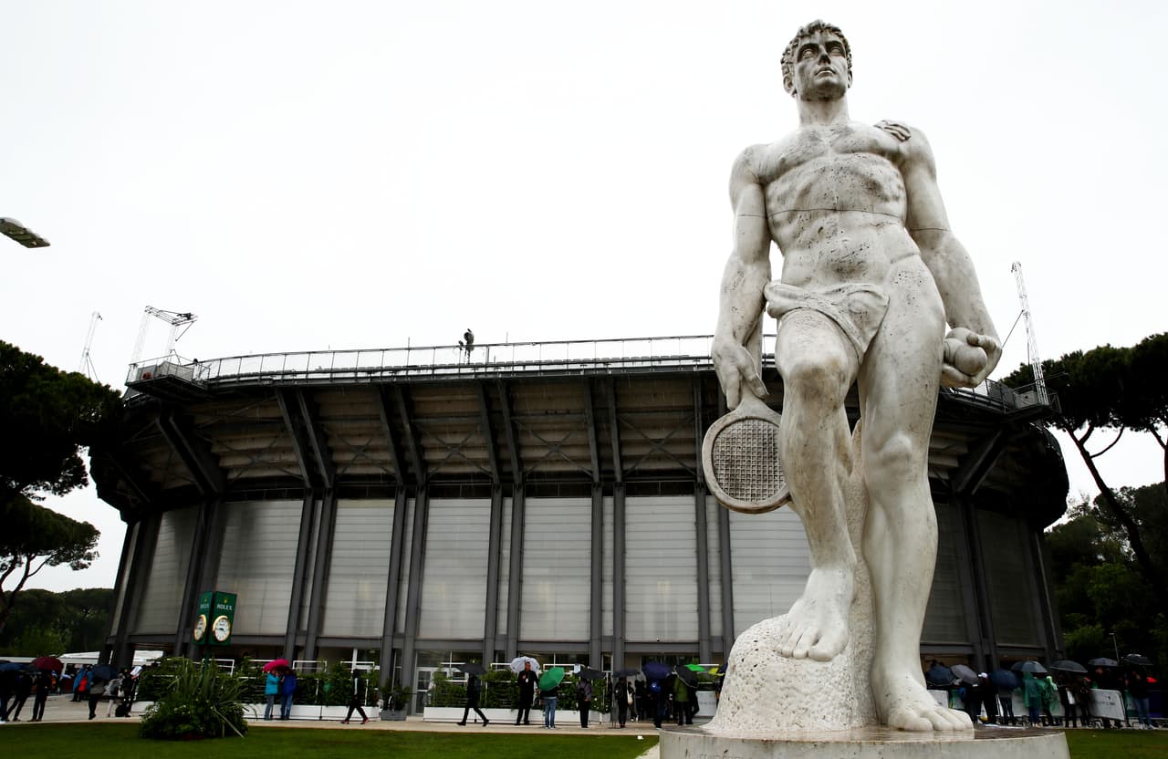 Los fanáticos del tenis mundial y los presentes en Italia se quedaron con las ganas de ver el debut de Roger Federer, Rafael Nadal y Novak Djokovic en el Masters 1,000 de Roma, cuya jornada se suspendió por la lluvia.