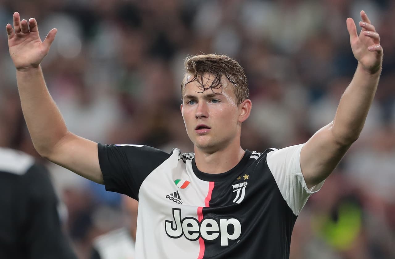 TURIN, ITALY - AUGUST 31: Matthijs de Ligt of Juventus gestures during the Serie A match between Juventus and SSC Napoli at Allianz Stadium on August 31, 2019 in Turin, Italy. (Photo by Emilio Andreoli/Getty Images )