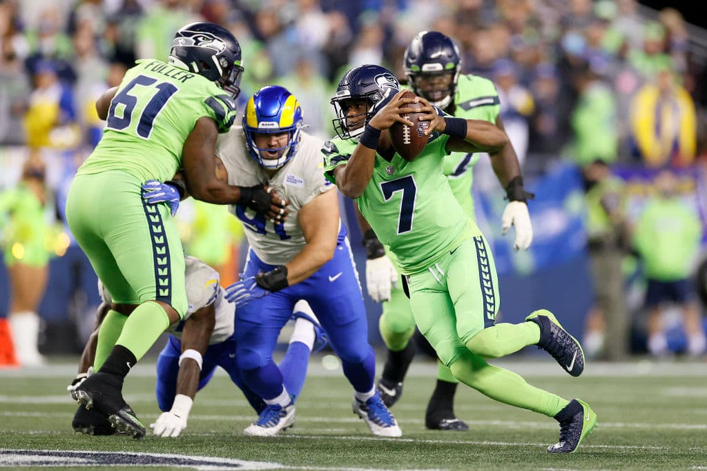 Los Rams visitan a los Seahawks y les pegan 26-17 en el Lumen Field.