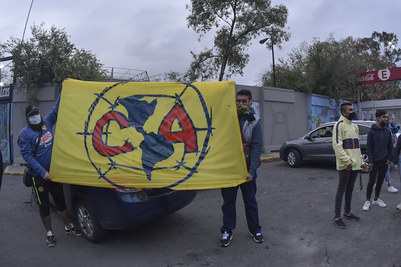 La afición se hizo presente en el Clásico Nacional | Hinchas de las Águilas olvidaron las recomendaciones del Club América y se dieron cita en el hotel de concentración y en el Azteca.