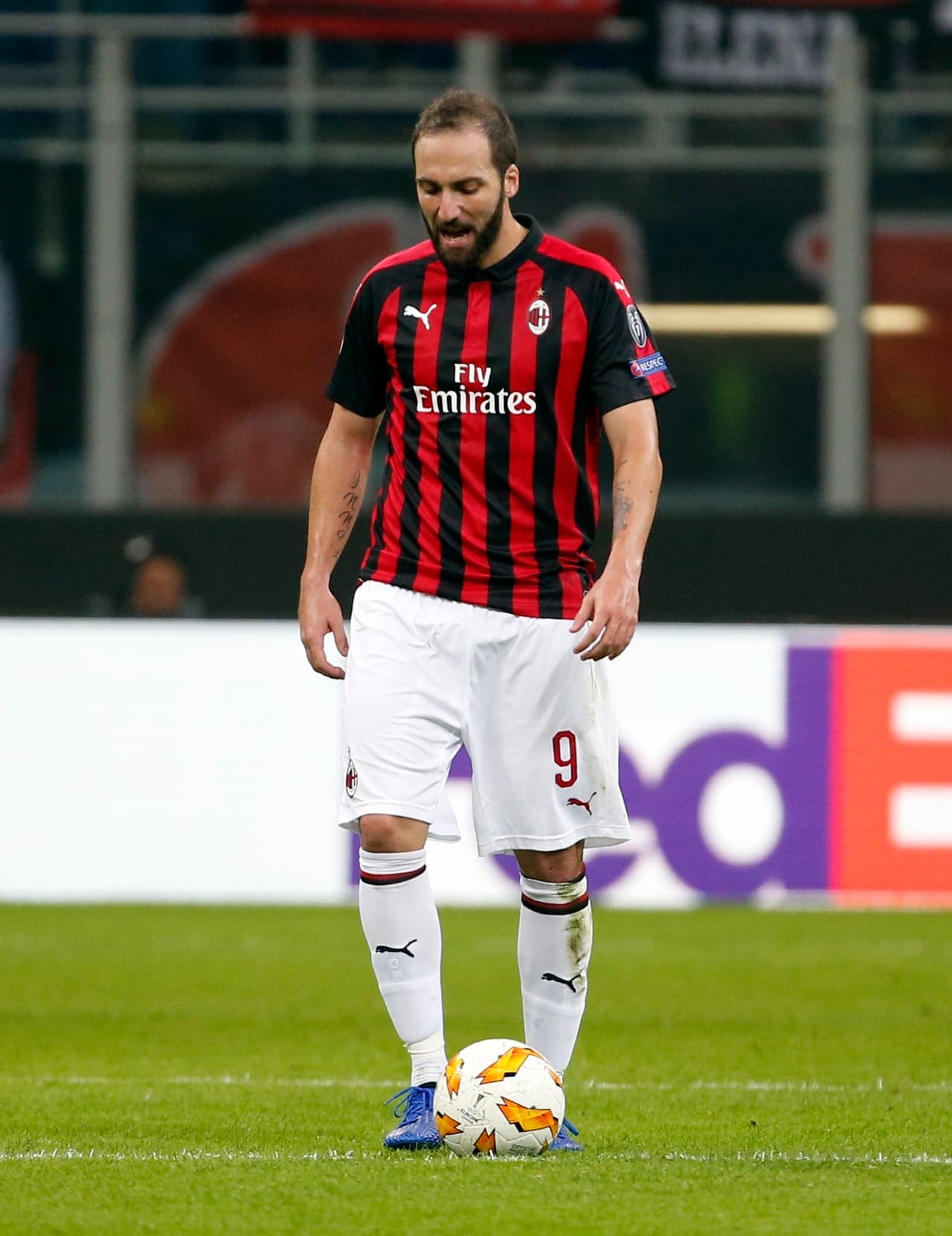 Con el 1-0 de los españoles el desconcierto del delantero argentino era mayúsculo.