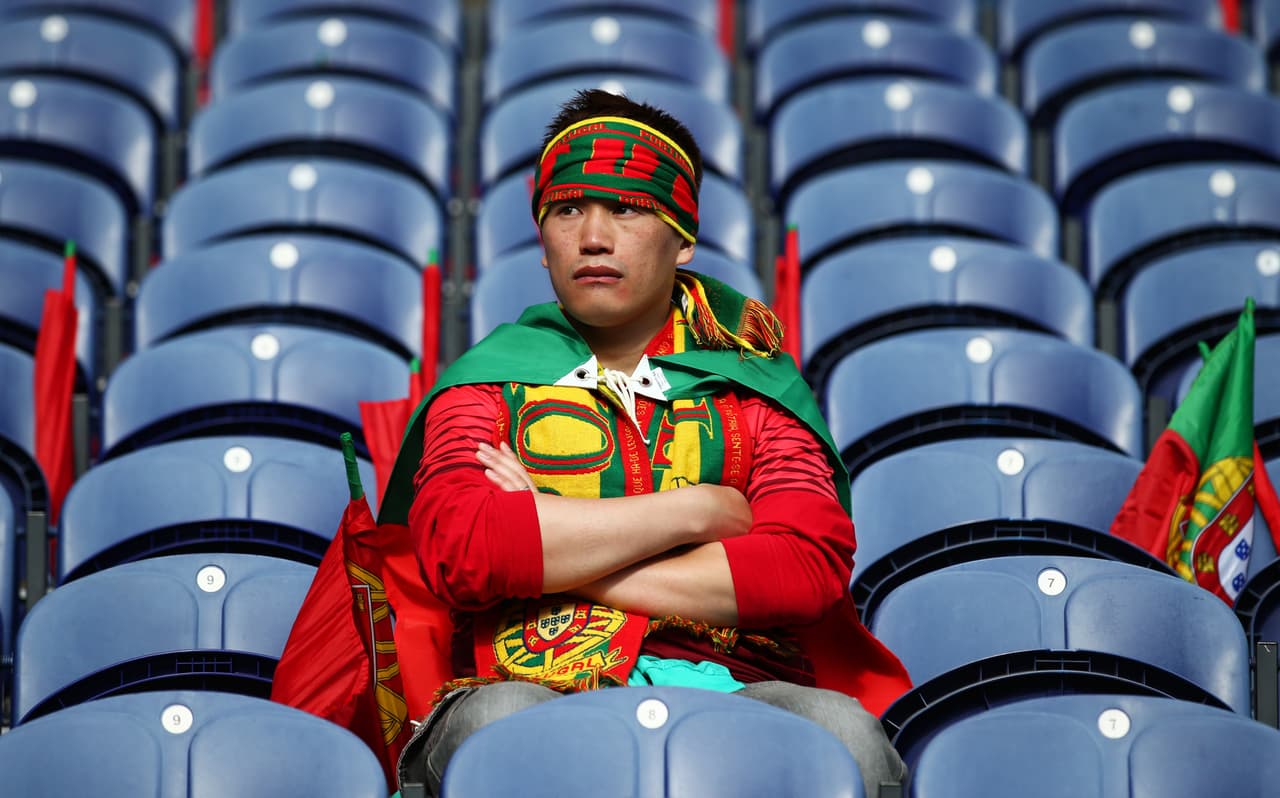 Porto recibió este jueves el primer partido de las Semifinales de la nueva UEFA Nations League entre Portugal, local, y Suiza. El Estadio Do Dragao fue el escenario para este compromiso al cual llegaron miles de aficionados lusos y suizos con la ilusión de dar un primer paso a la Final.