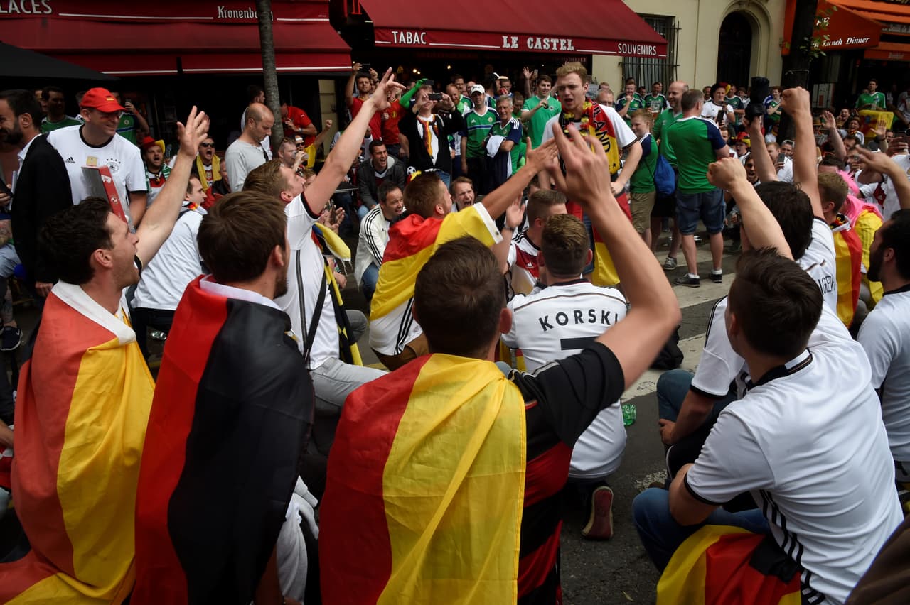 La alegría previa al duelo Irlanda del Norte. vs. Alemania.