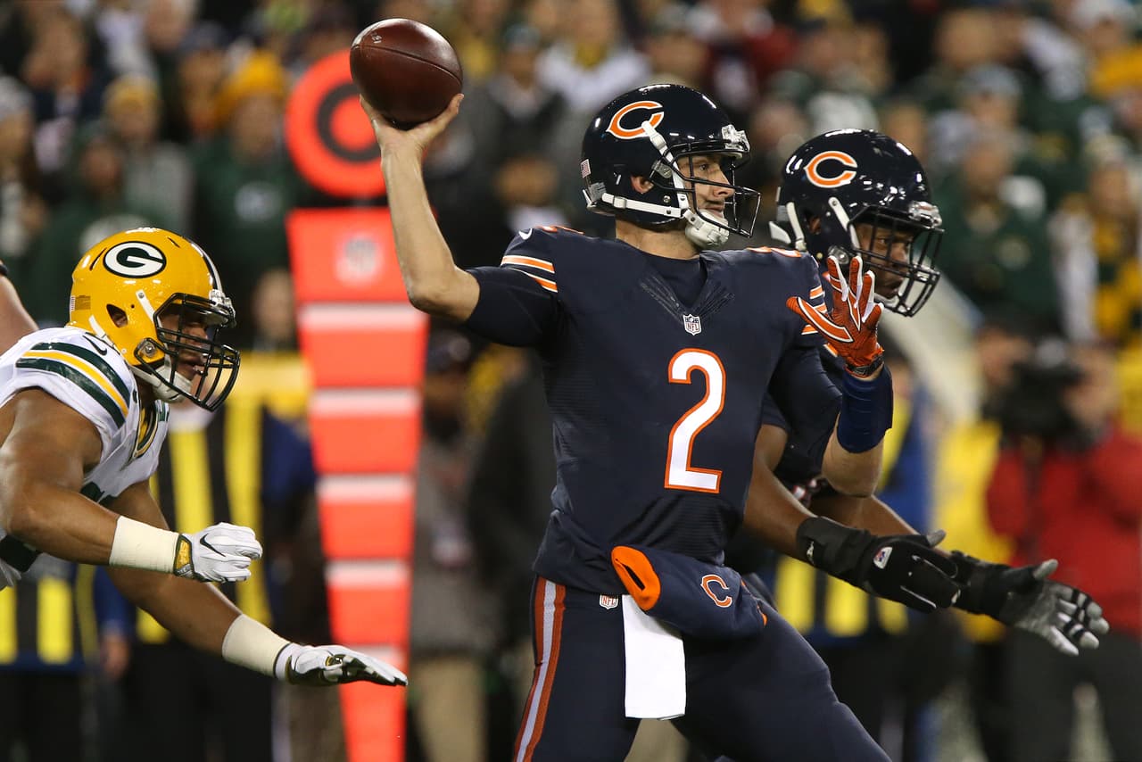 Para 2016 jugó con los Chicago Bears, fue titular en 5 de 6 partidos y quedó con una marca muy endeble de una victoria y cuatro derrotas.