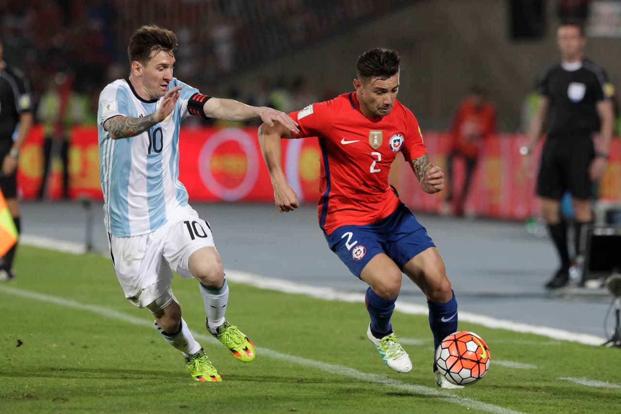 Argentina vs. Chile (23 de Marzo)
<br>La Albiceleste, que por ahora está en puestos de repechaje, se enfrenta a su talón de Aquiles en los últimos años con la necesidad de sacar el triunfo que los coloque en puestos de pase directo a la Copa del Mundo de Rusia 2018.