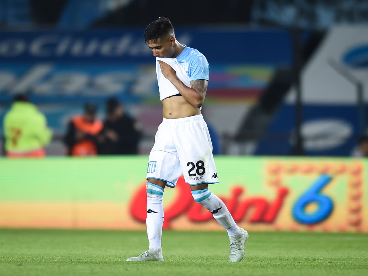 Con apenas 25 años, el lateral derecho Matías Saracho de Racing Club bien podría jugar en México,
<b>pues "La Academia" tiene varios futbolistas prestados de la Liga MX en su plantel.</b>