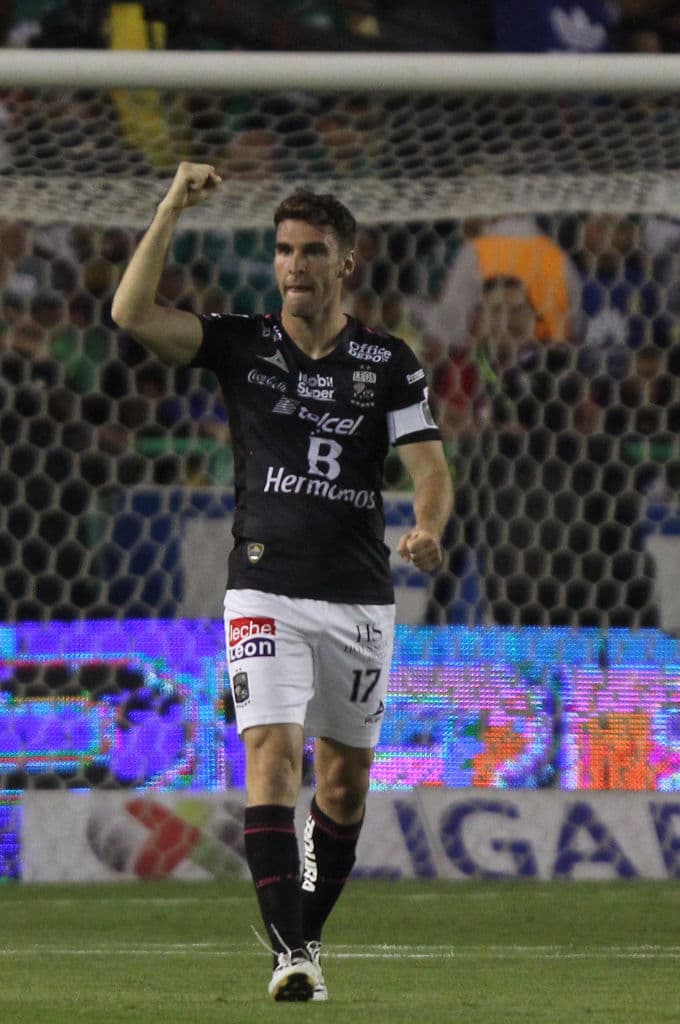 Coronavirus une de nuevo a Mauro Boselli y León