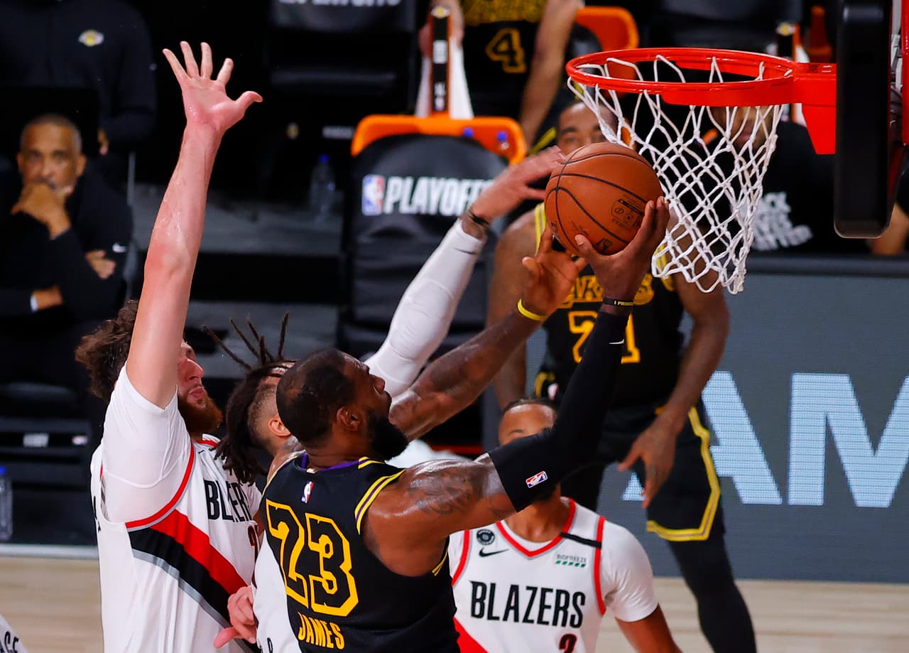 Lebron brilla y Los Angeles Lakers derrotan 135-115 a los Portland Trail Blazers y ponen la serie 3-1 a su favor.