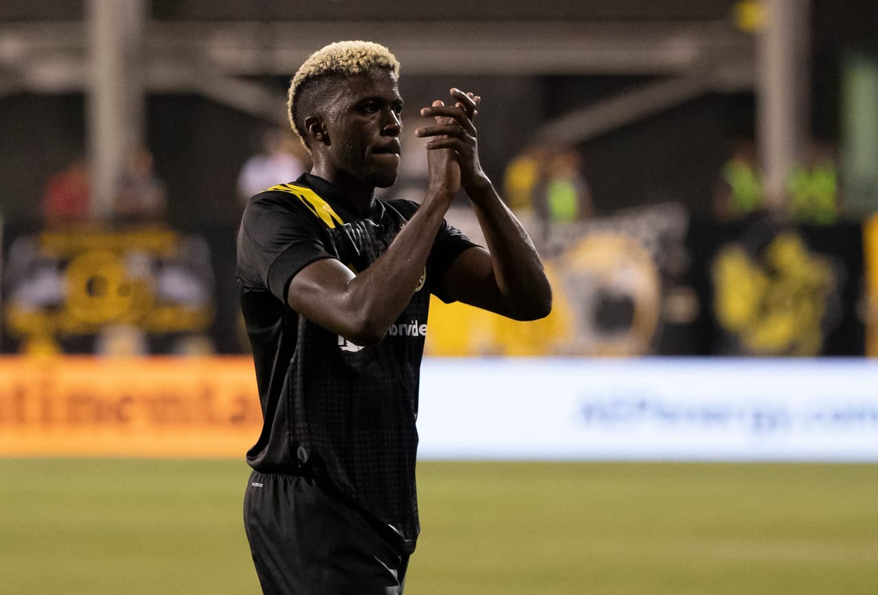El doblete de Gyasi Zardes sobre Chicago Fire FC definió la victoria de Columbus Crew SC por 2-0 que sirvió para despedir al Historic Crew Stadium.
<br>