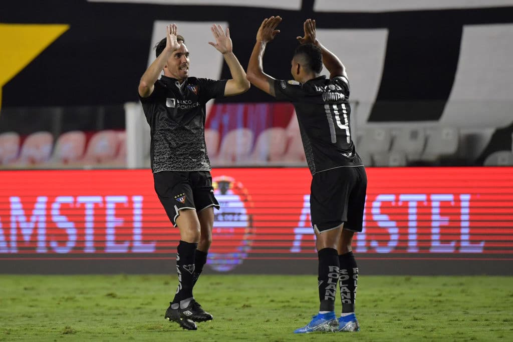 En un duelo lleno de tarjetas rojas, Santos consigue ganar 0-1 como visitante en la vuelta y conigue su pase a semifinales.
