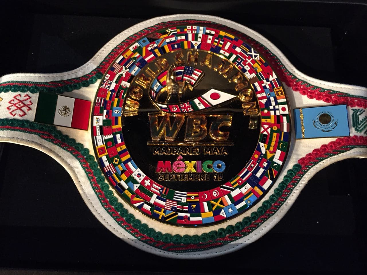 Los boxeadores disputarán las fajas del Consejo Mundial de Boxeo (WBC) y Asociación Mundial de Boxeo (WBA).