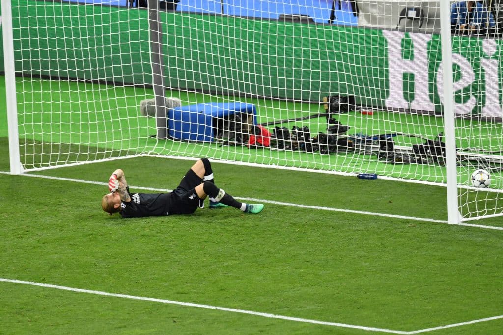 Lo peor vino con el tercer gol del Real Madrid en un nuevo fallo para Karius, lo que lo enterró en uno de los partidos más vistos de la temporada.