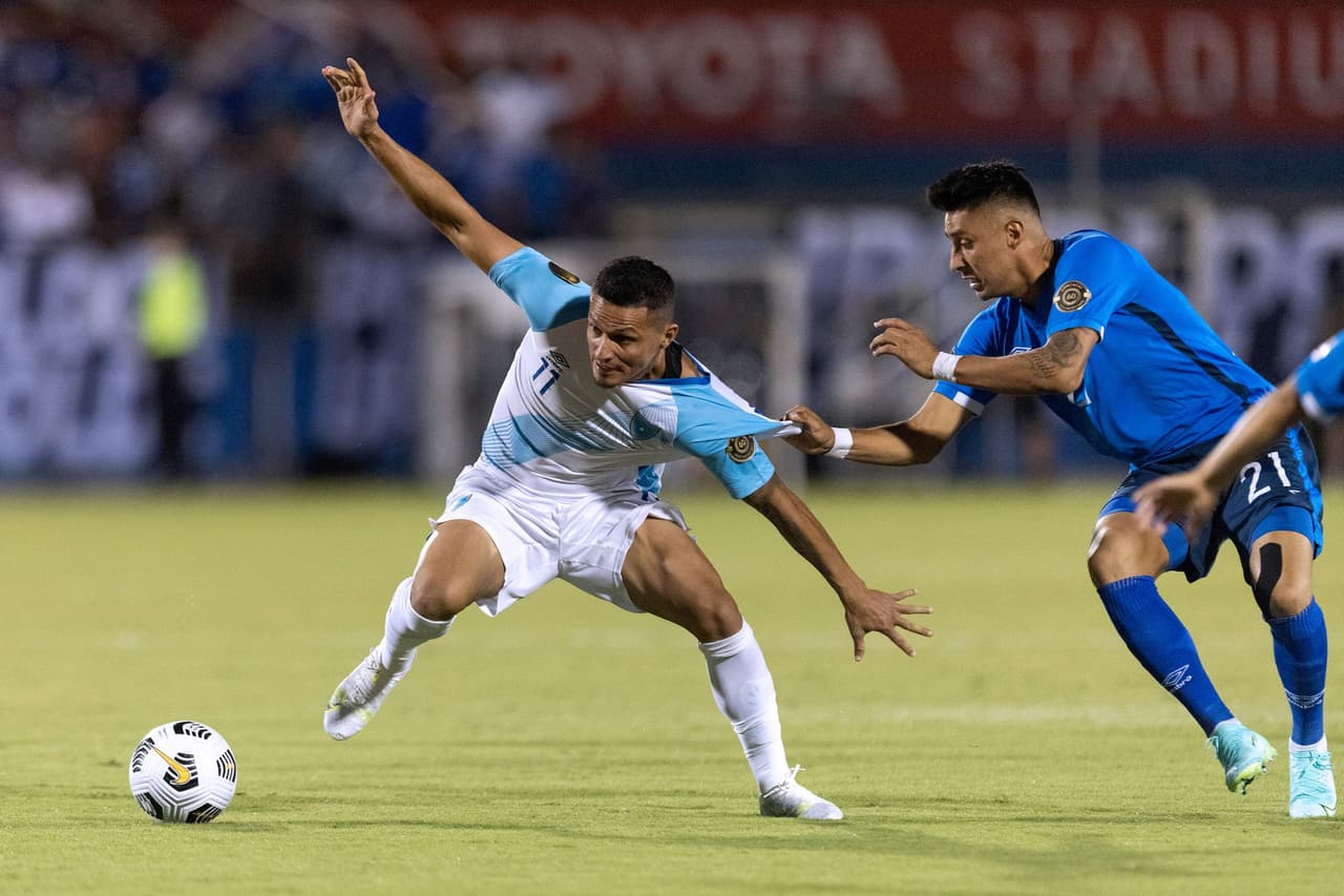 El Salvador se lleva los tres puntos ante Guatemala y se instala en la cima del Grupo A en la Copa Oro.