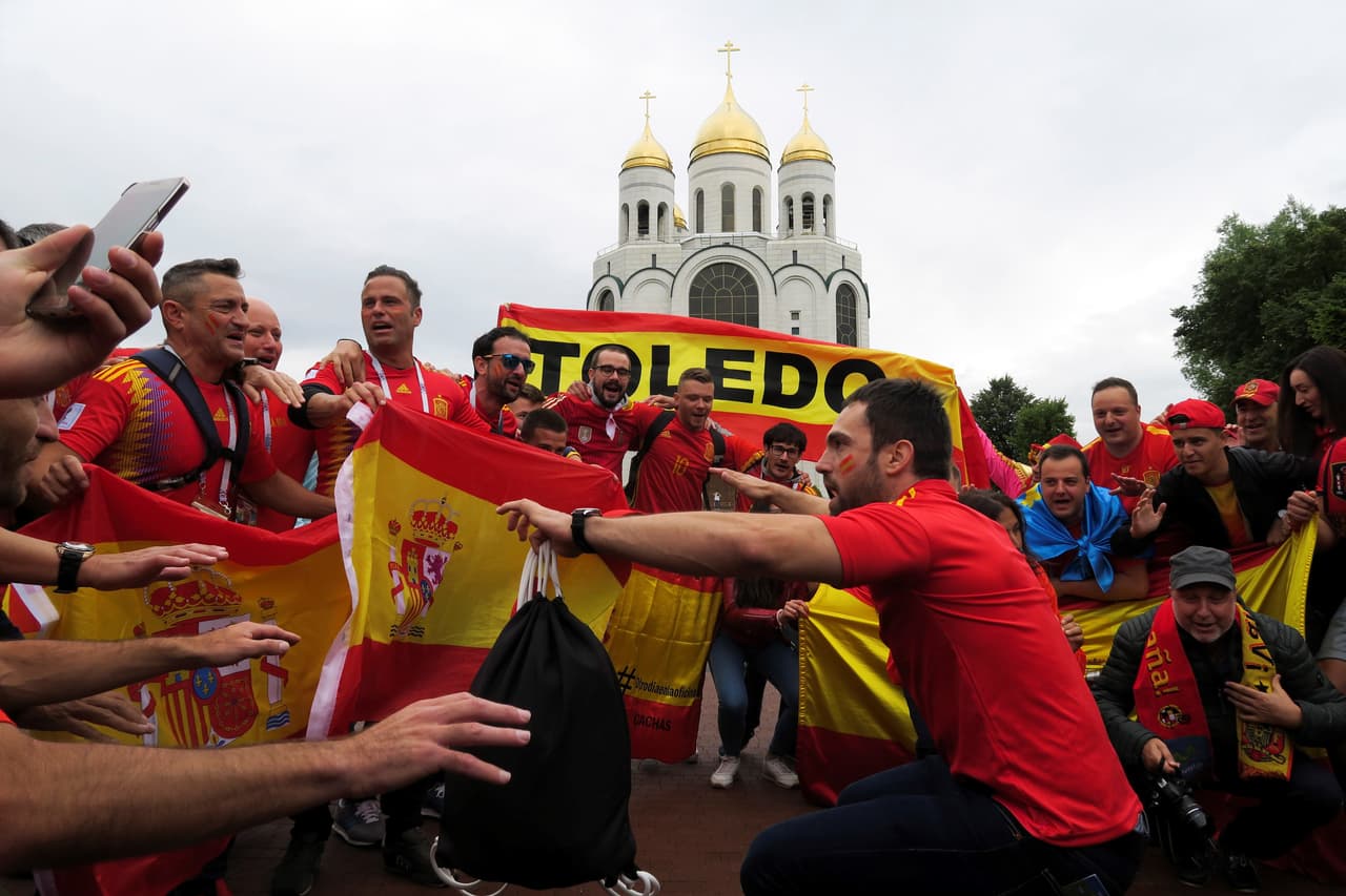 El duelo entre España y Marruecos mostró el lado más colorido y fraternal de los fanático en el último partido del grupo B para el Mundial de Rusia 2018.